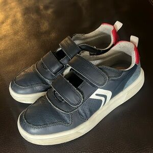Geox boys blue / Navy leather velcro sneakers